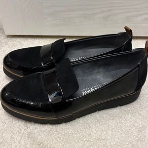 Dr Scholls black patent leather loafers